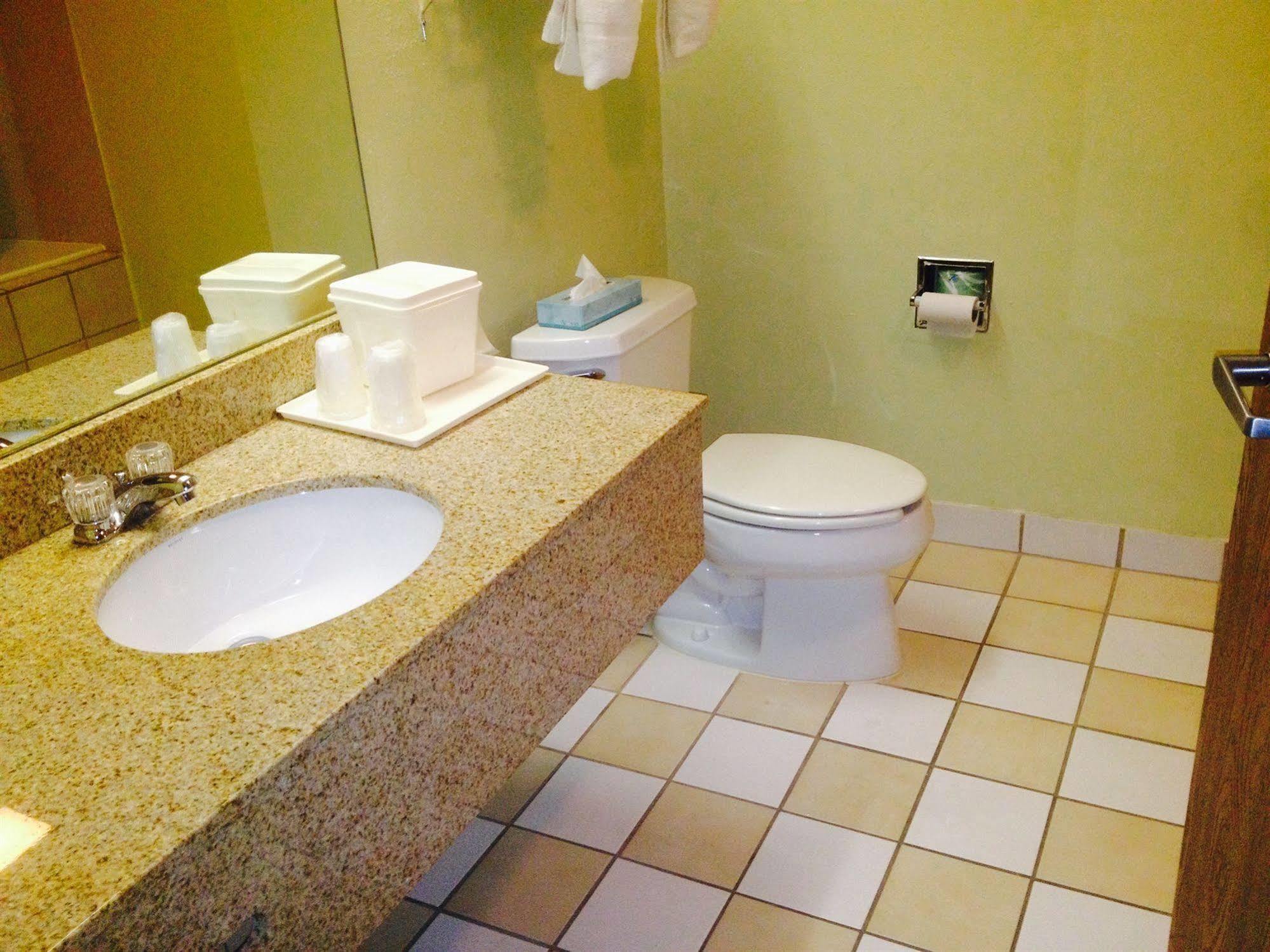 The Best Inn & Suites Маркем Екстер'єр фото
